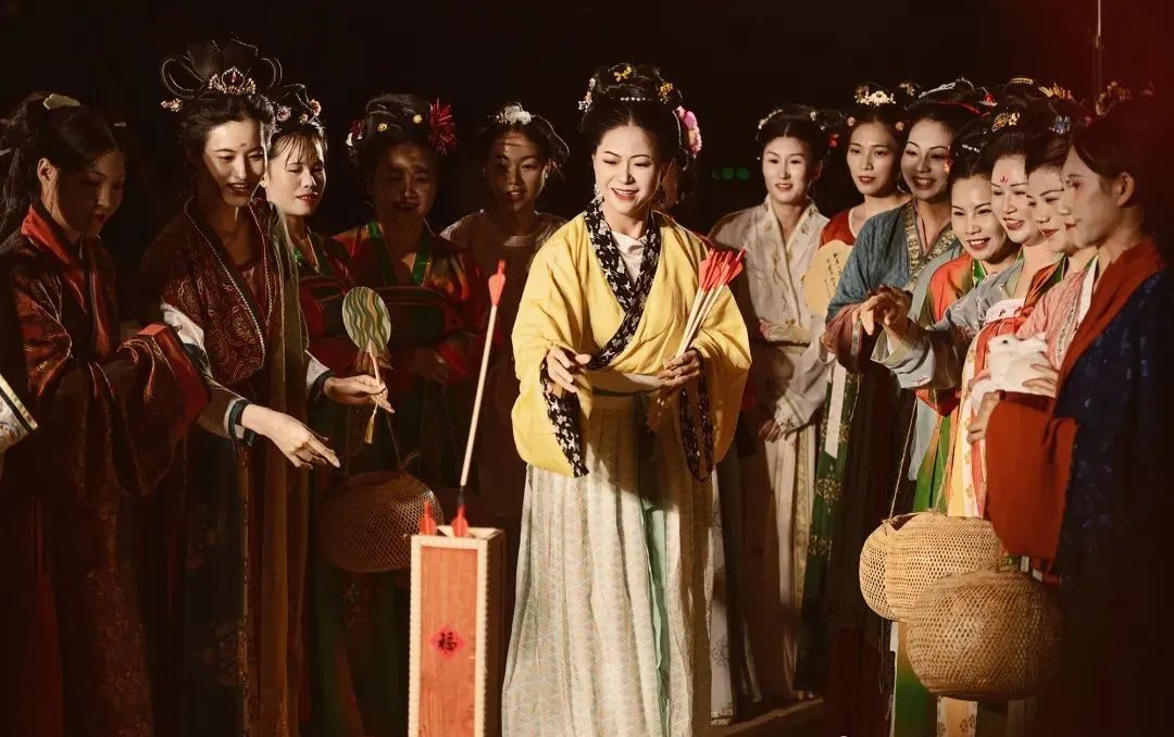 各地中秋汉服活动盘点！沉浸式体验中国传统文化盛宴！