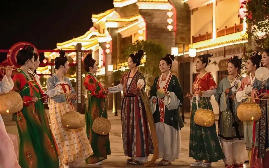 各地中秋汉服活动盘点！沉浸式体验中国传统文化盛宴！