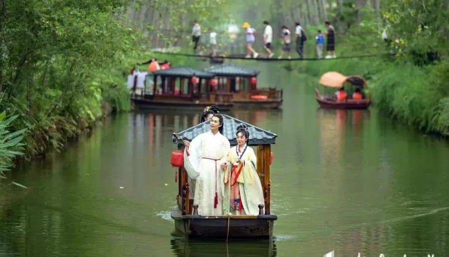 各地中秋汉服活动盘点！沉浸式体验中国传统文化盛宴！