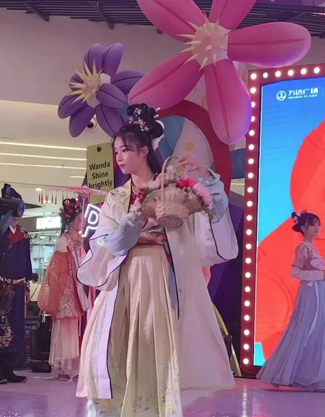 各地中秋汉服活动盘点！沉浸式体验中国传统文化盛宴！