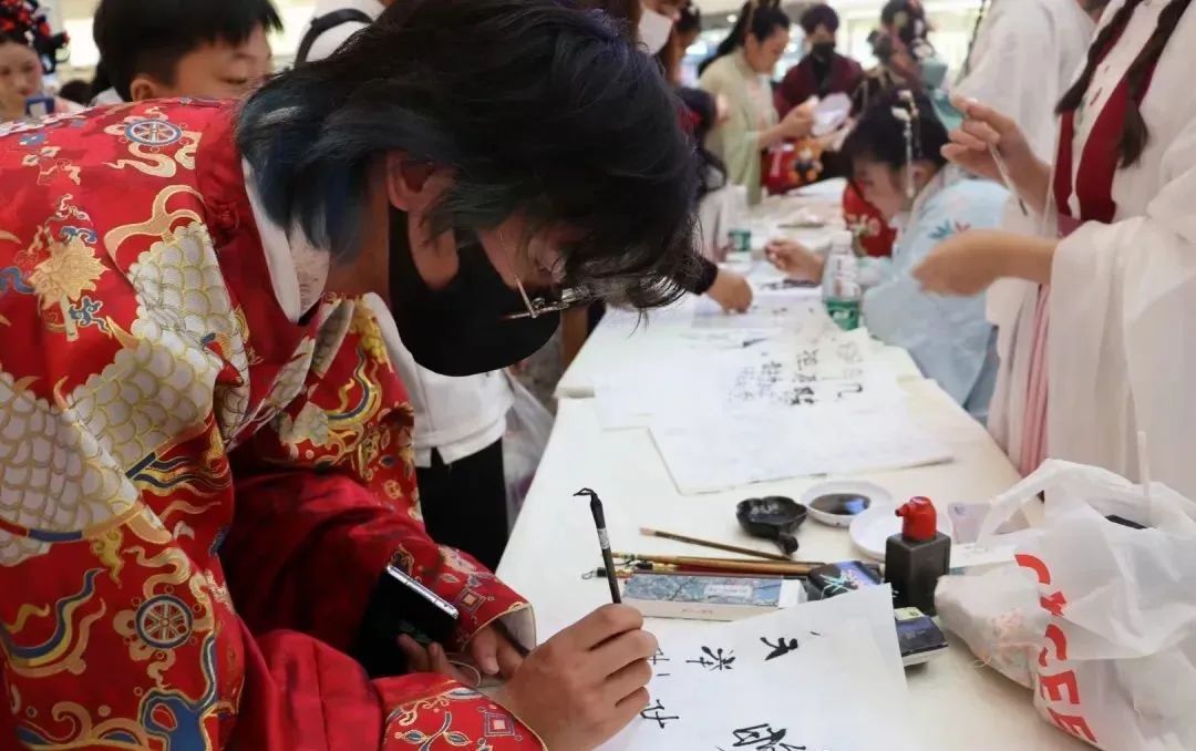 各地中秋汉服活动盘点！沉浸式体验中国传统文化盛宴！