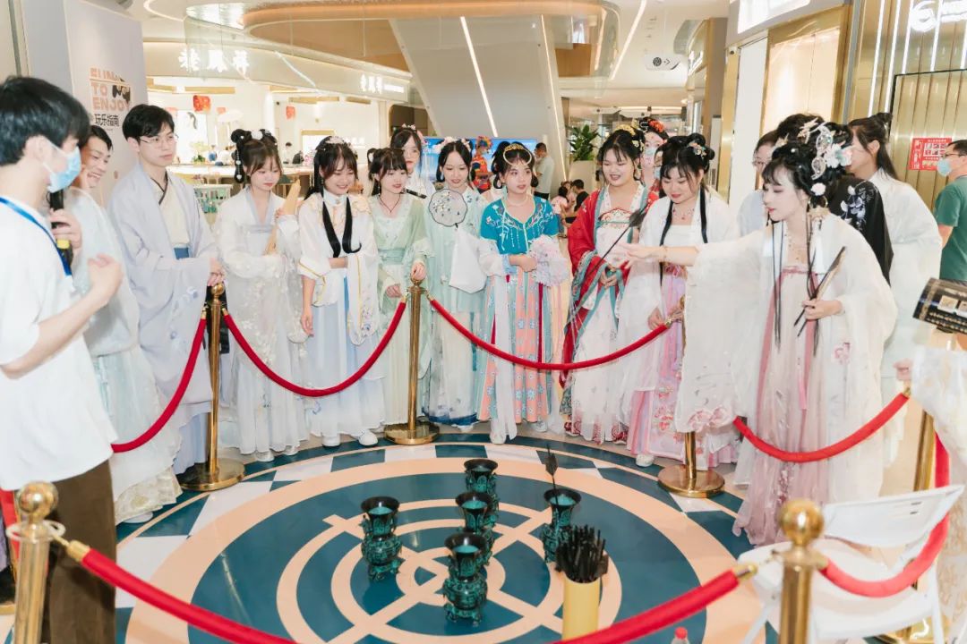 活动报导|回顾中秋节合景·悠方(广州知识城)汉服文化宣传活动 活动报导|回顾中秋节合景·悠方(广州知识城)汉服文化宣传活动
