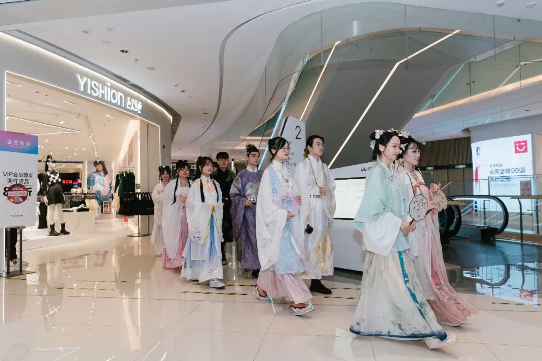 活动报导|回顾中秋节合景·悠方(广州知识城)汉服文化宣传活动 活动报导|回顾中秋节合景·悠方(广州知识城)汉服文化宣传活动