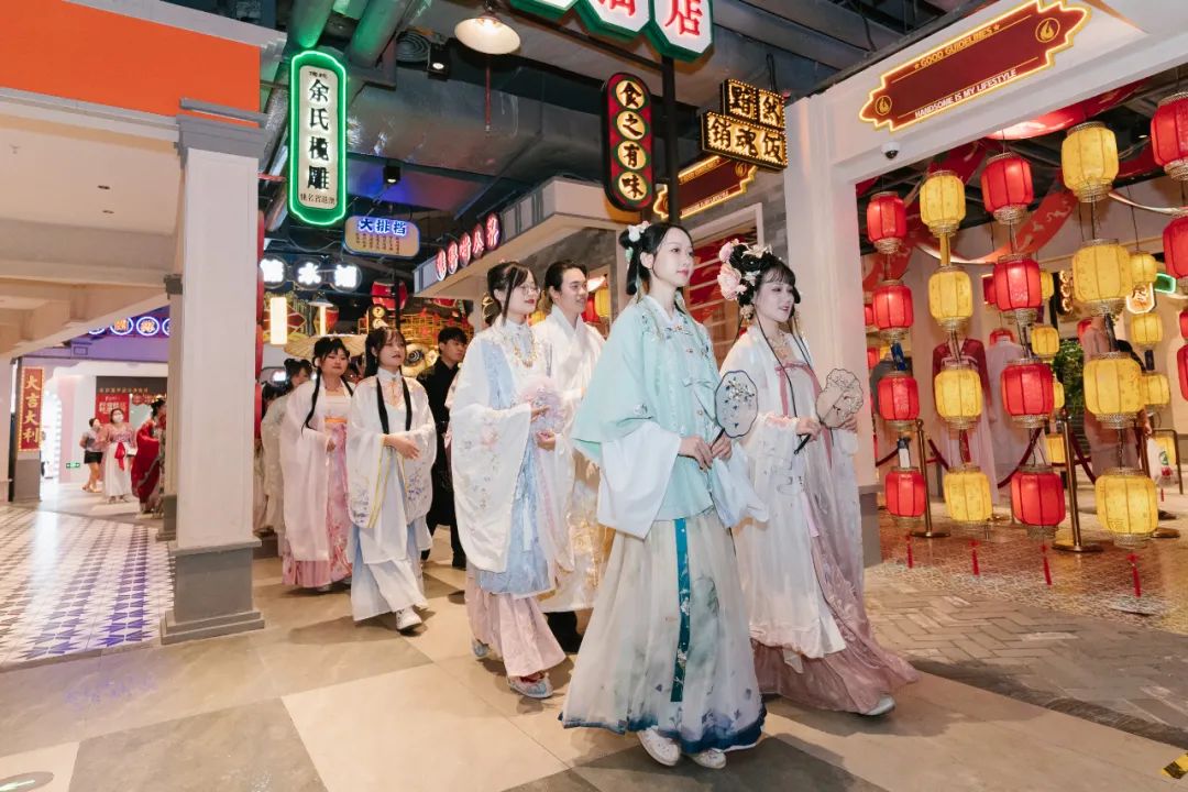 活动报导|回顾中秋节合景·悠方(广州知识城)汉服文化宣传活动 活动报导|回顾中秋节合景·悠方(广州知识城)汉服文化宣传活动