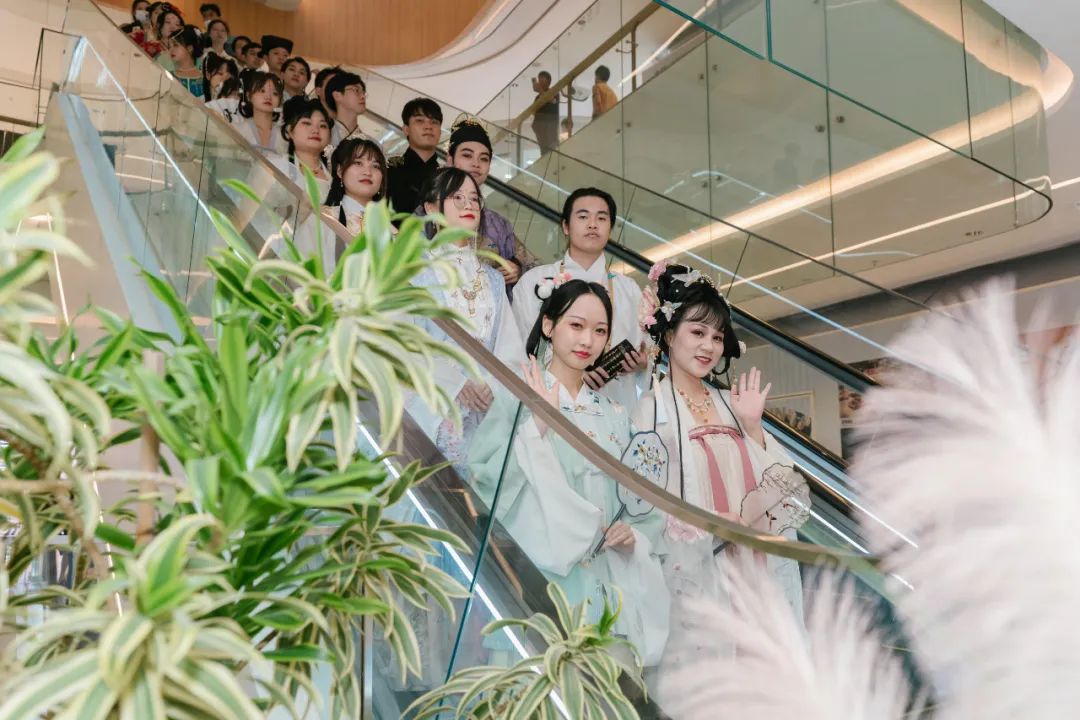 活动报导|回顾中秋节合景·悠方(广州知识城)汉服文化宣传活动 活动报导|回顾中秋节合景·悠方(广州知识城)汉服文化宣传活动
