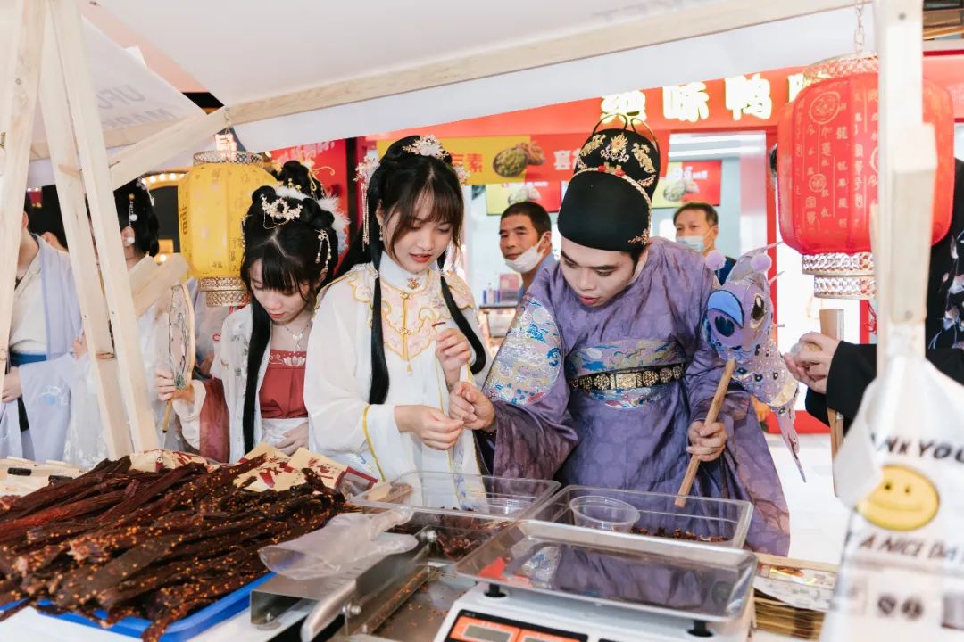 活动报导|回顾中秋节合景·悠方(广州知识城)汉服文化宣传活动 活动报导|回顾中秋节合景·悠方(广州知识城)汉服文化宣传活动
