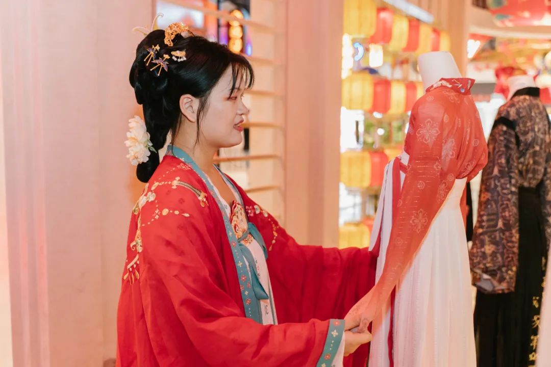 活动报导｜回顾中秋节合景·悠方（广州知识城）汉服文化宣传活动