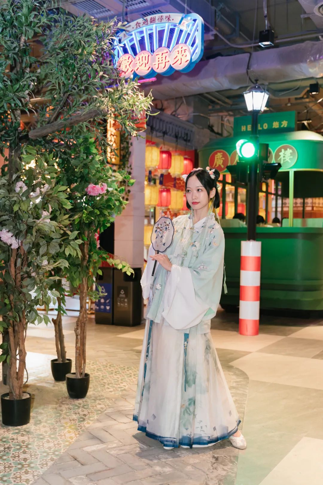 活动报导|回顾中秋节合景·悠方(广州知识城)汉服文化宣传活动 活动报导|回顾中秋节合景·悠方(广州知识城)汉服文化宣传活动