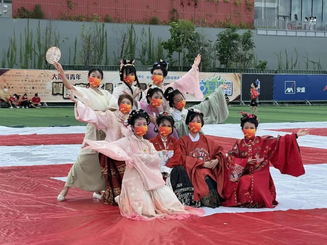 香港活动:近60+報道!逾千港青同賀國慶,故宮前汉服協會首演國風舞劇