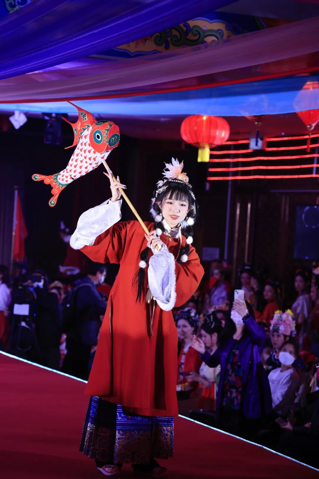 （圖集）香港元宵夜 | 首辦雲賞衣裳漢服大賽！特別規定：不接受這兩國元素……