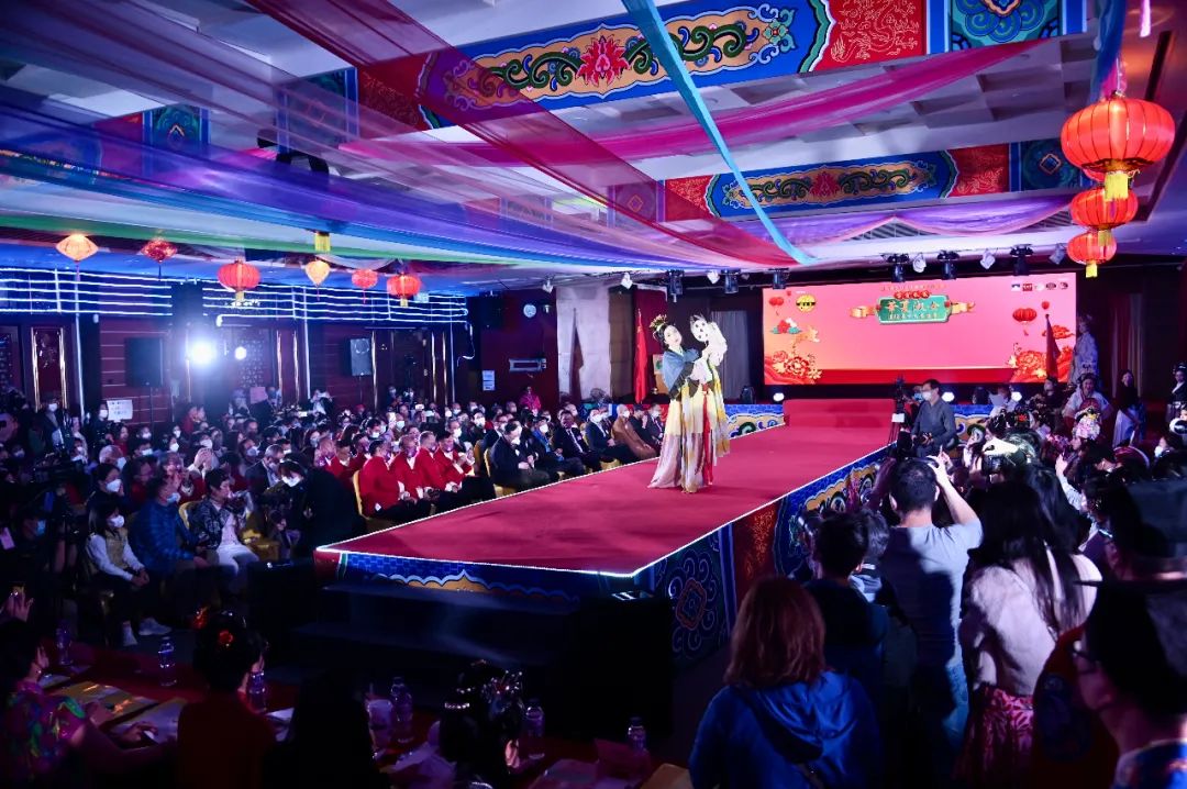 （圖集）香港元宵夜 | 首辦雲賞衣裳漢服大賽！特別規定：不接受這兩國元素……