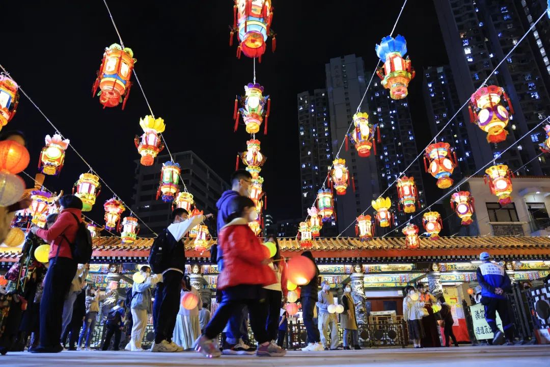 （圖集）香港元宵夜 | 首辦雲賞衣裳漢服大賽！特別規定：不接受這兩國元素……