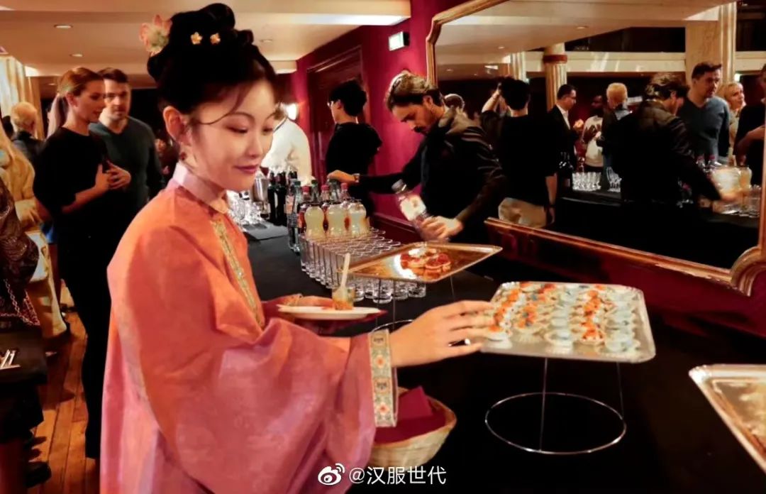 汉服海外大揭秘:汉服之美无国界! 汉服海外大揭秘:汉服之美无国界!