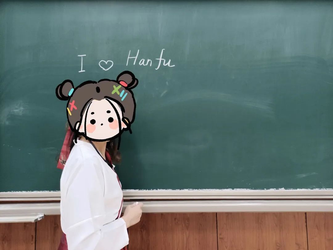 在学校拍汉服！我是校园里最靓的崽~
