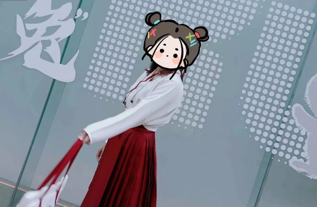 在学校拍汉服！我是校园里最靓的崽~