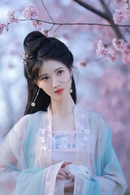 文学诗词 | 杏花天里春衫薄，杨柳岸边骏马鸣
