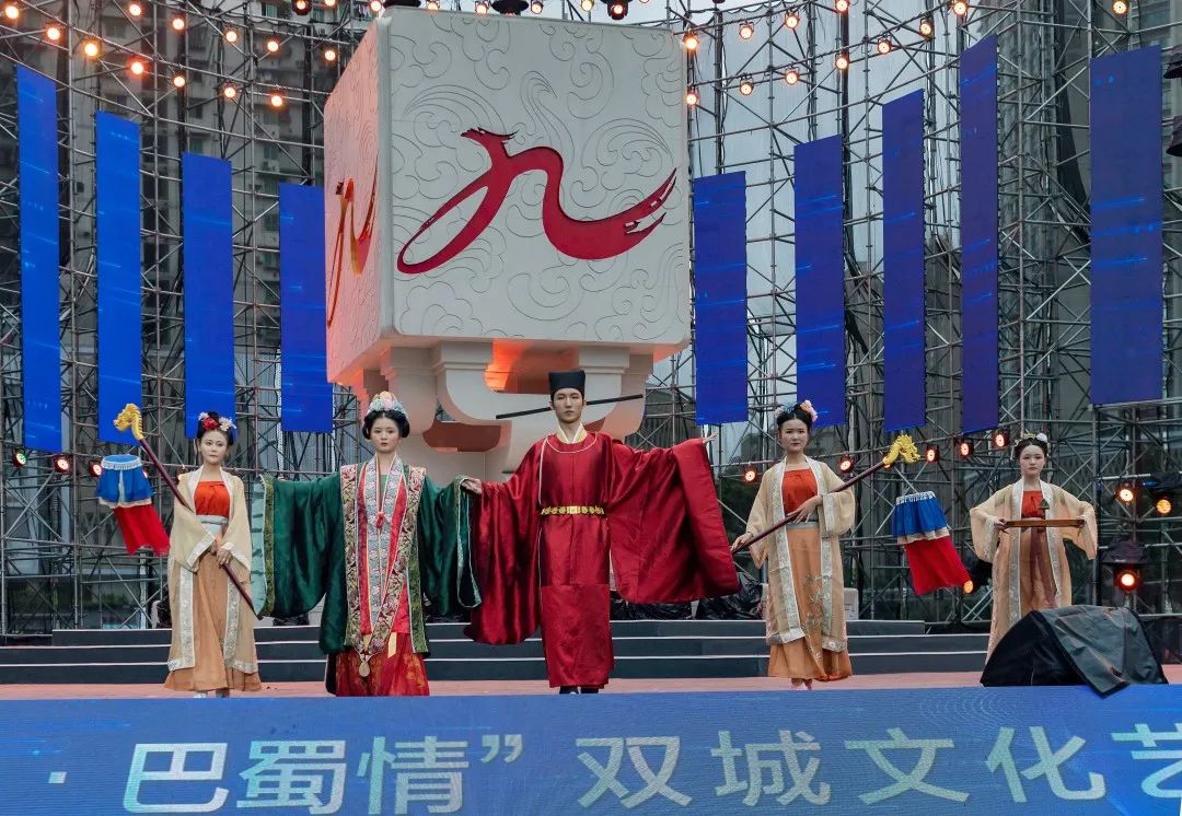 美爆了!“双城·国潮”汉服华丽大秀玩转端午 美爆了!“双城·国潮”汉服华丽大秀玩转端午