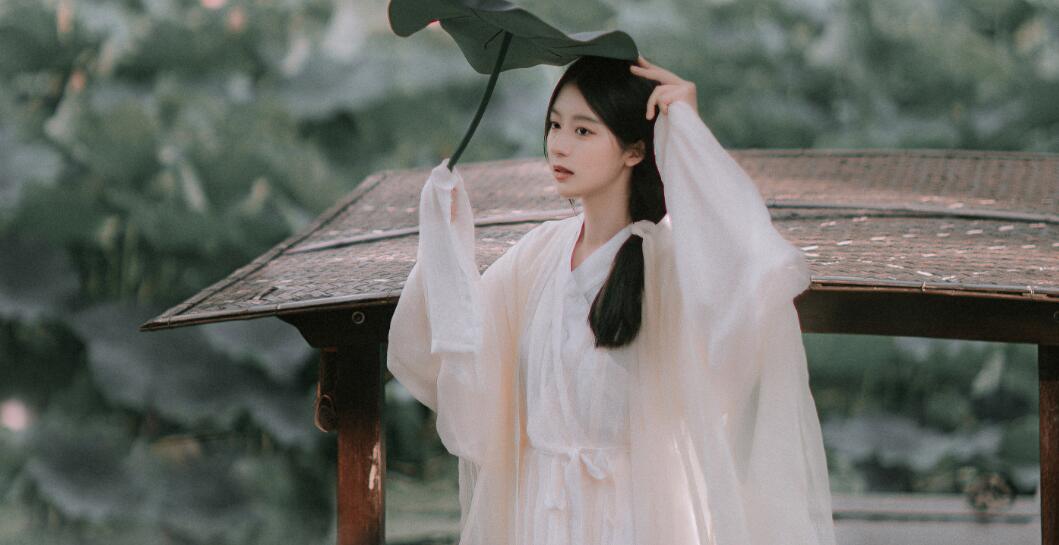 汉服摄影120期|空濛入荷：素影与清漪的诗章