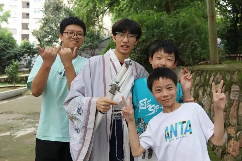 着汉服 习茶礼 传统文化进乡村课堂