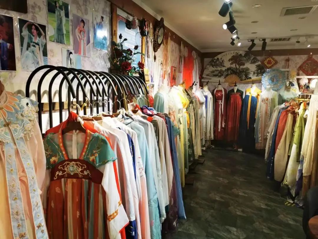 分分钟实现“梦回千年”！就在洛邑古城这些宝藏汉服店里…