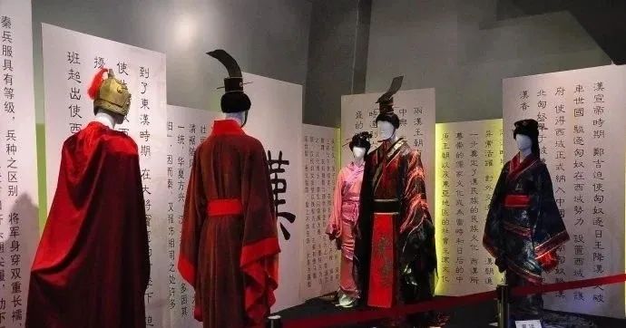 《汉服礼仪》笔记‖坐时衣带萦纤草，行即裙裾扫落梅……