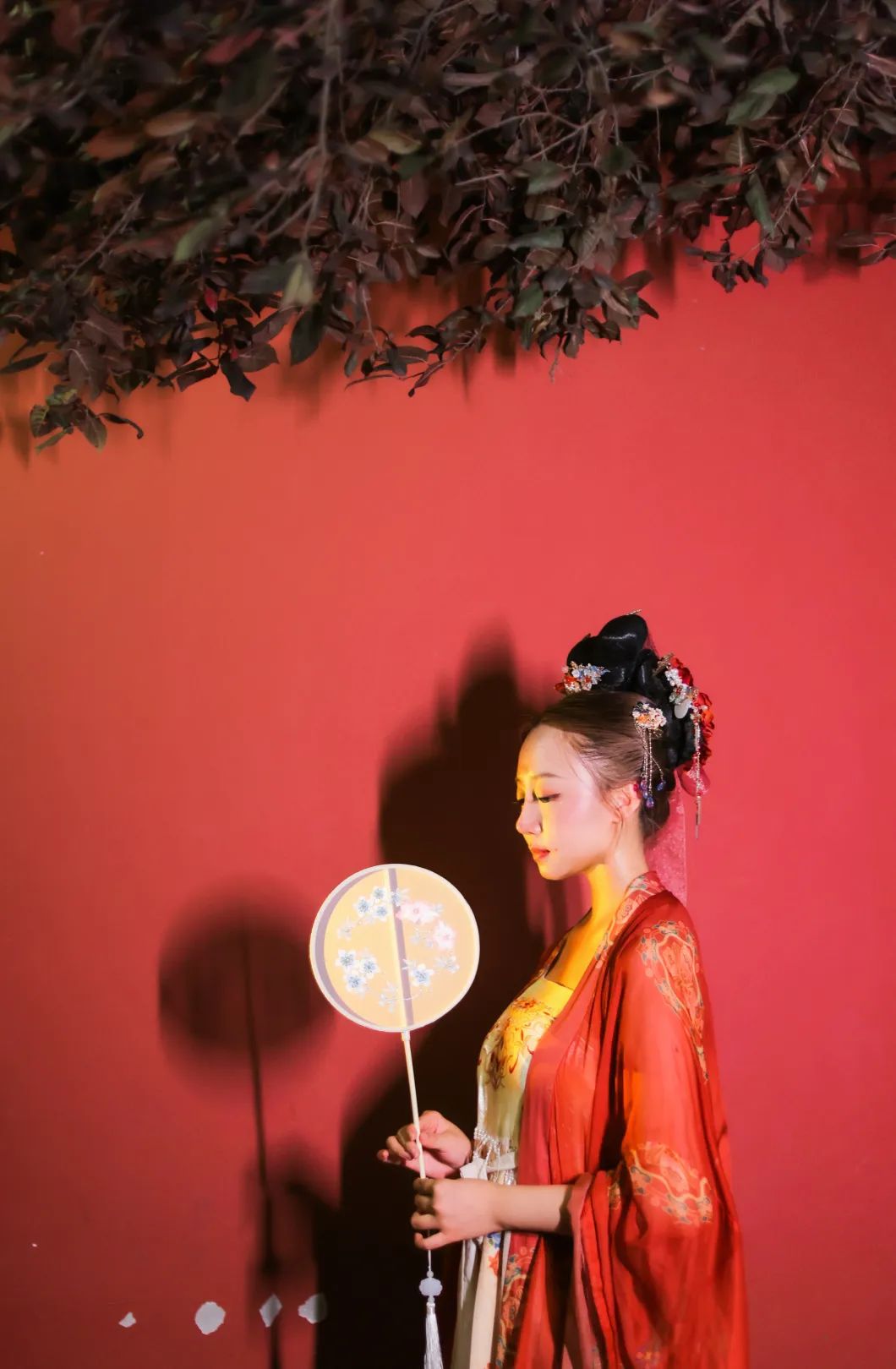 身着汉服夜游曲江,一秒穿越盛唐 身着汉服夜游曲江,一秒穿越盛唐