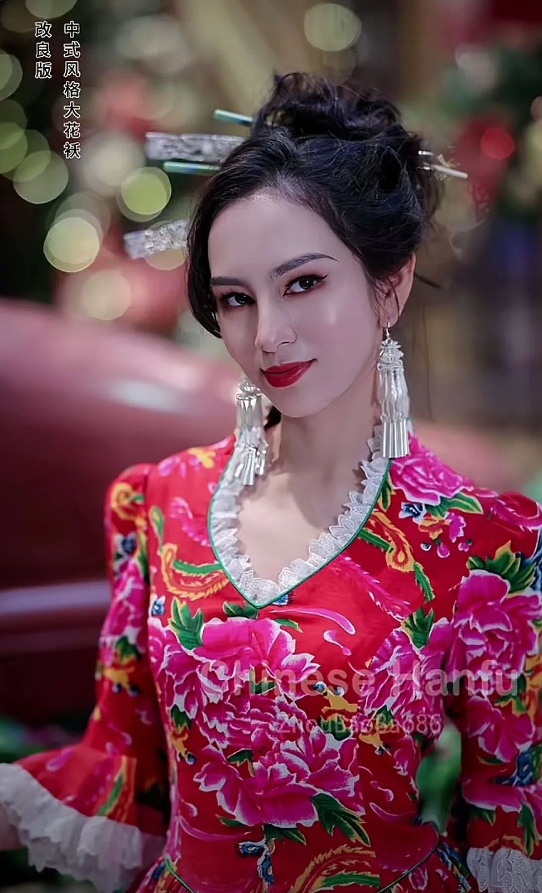 90后川妹子给外国人穿汉服，央视点赞，500万网友围观：这就叫文化自信！