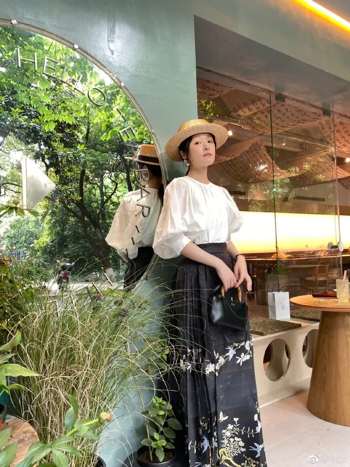汉服顶流，比奢侈品更有贵气