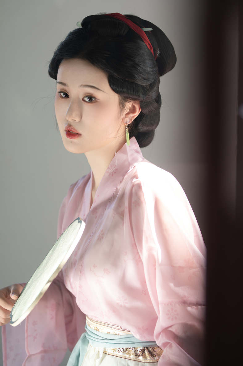 【校友风采】张思林：身着汉服，她向世界展示中国美