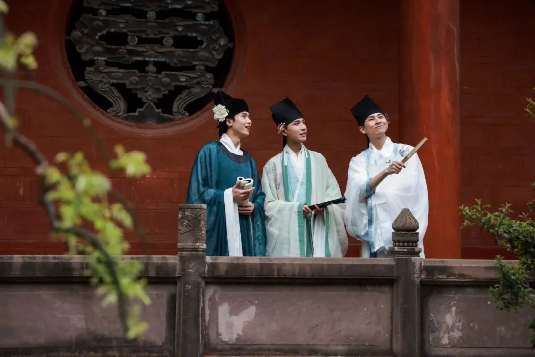 太仙了!原来汉服同袍都爱去这些地方→ 太仙了!原来汉服同袍都爱去这些地方→