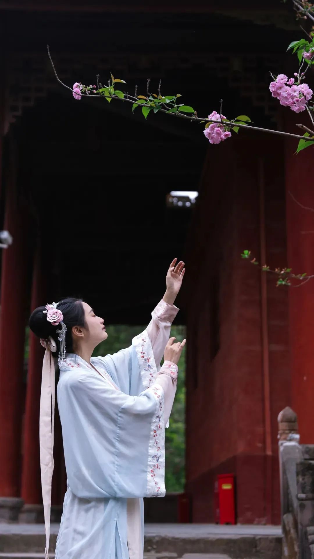 太仙了!原来汉服同袍都爱去这些地方→ 太仙了!原来汉服同袍都爱去这些地方→