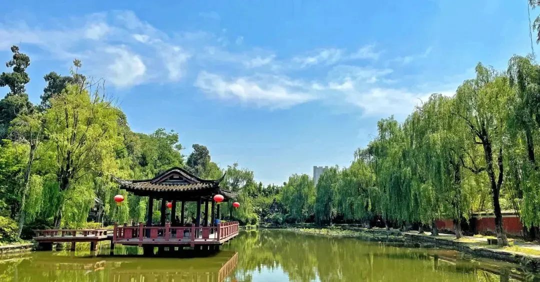 太仙了!原来汉服同袍都爱去这些地方→ 太仙了!原来汉服同袍都爱去这些地方→
