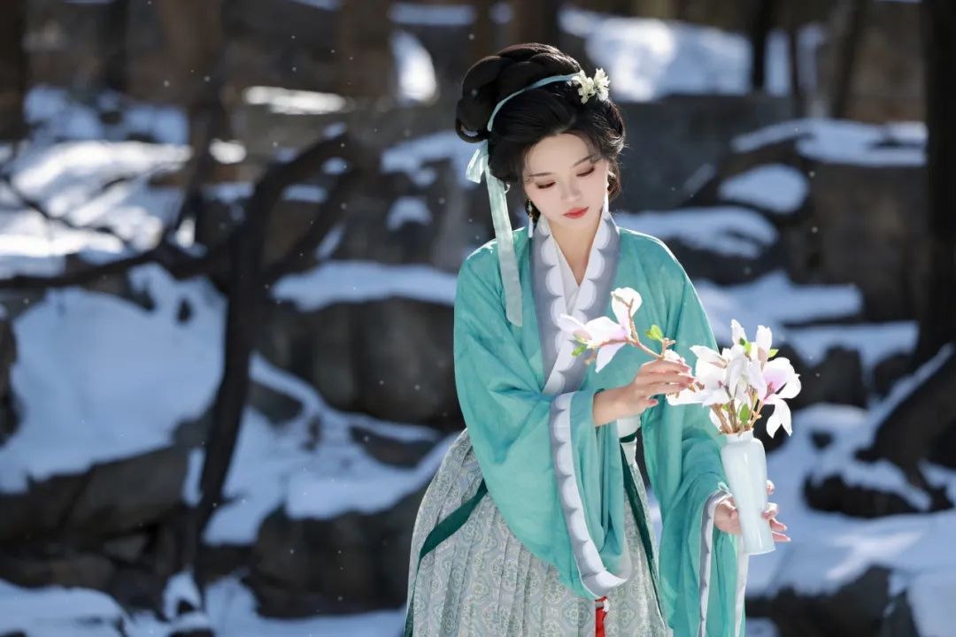 最爱东山晴后雪!在颐和园给博士师妹拍的宋复原人像 最爱东山晴后雪!在颐和园给博士师妹拍的宋复原人像