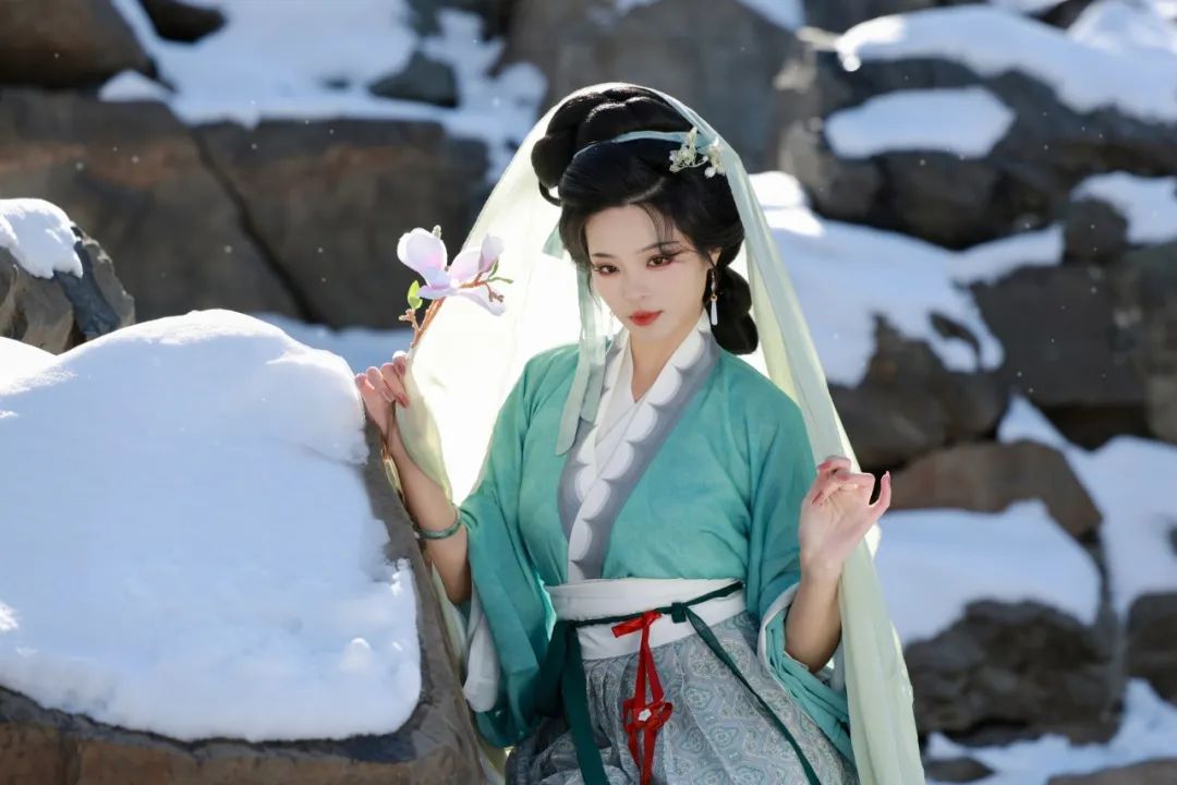 最爱东山晴后雪!在颐和园给博士师妹拍的宋复原人像 最爱东山晴后雪!在颐和园给博士师妹拍的宋复原人像