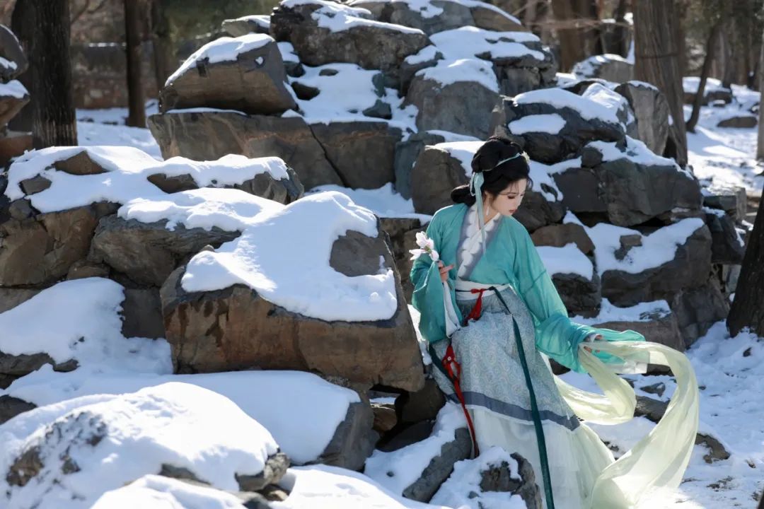 最爱东山晴后雪!在颐和园给博士师妹拍的宋复原人像 最爱东山晴后雪!在颐和园给博士师妹拍的宋复原人像