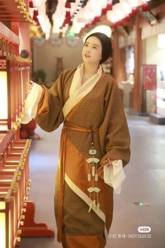 春日绮梦 | 揭秘汉服的春季着装