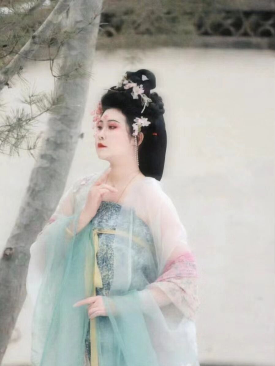 春日绮梦 | 揭秘汉服的春季着装