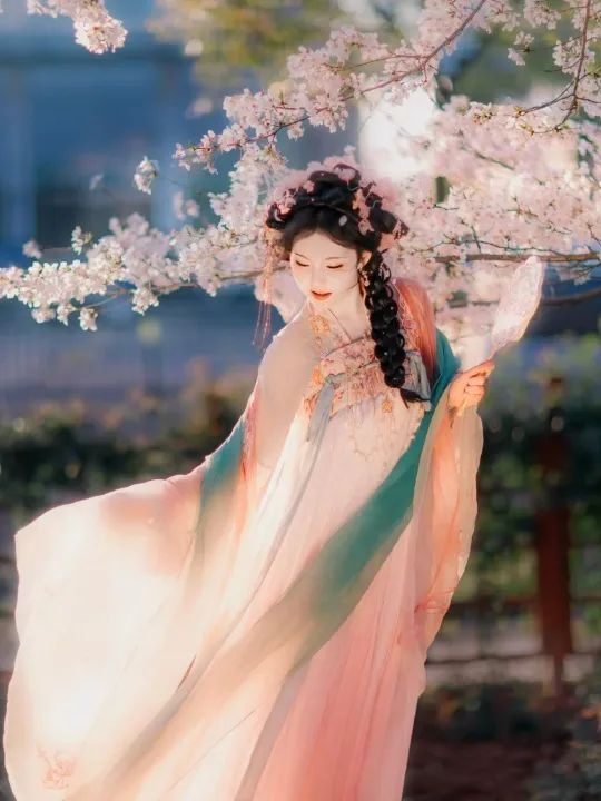 春日绮梦 | 揭秘汉服的春季着装 春日绮梦 | 揭秘汉服的春季着装