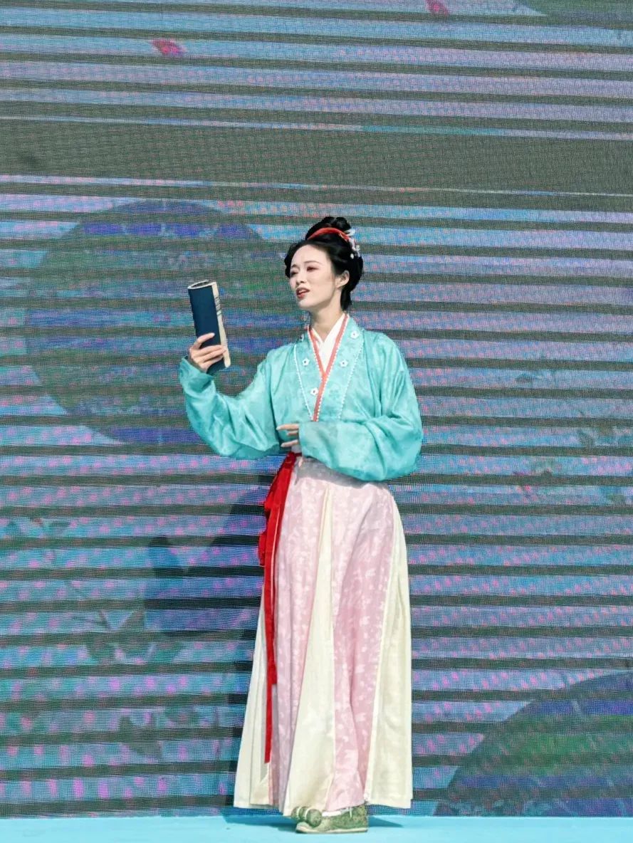 共赴古风盛宴,五脑山汉服巡游等你来 共赴古风盛宴,五脑山汉服巡游等你来