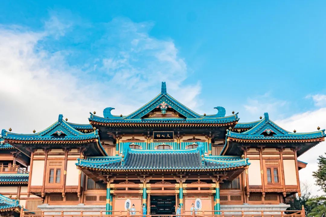今天穿汉服来金陵小城也太应景了吧~ 今天穿汉服来金陵小城也太应景了吧~