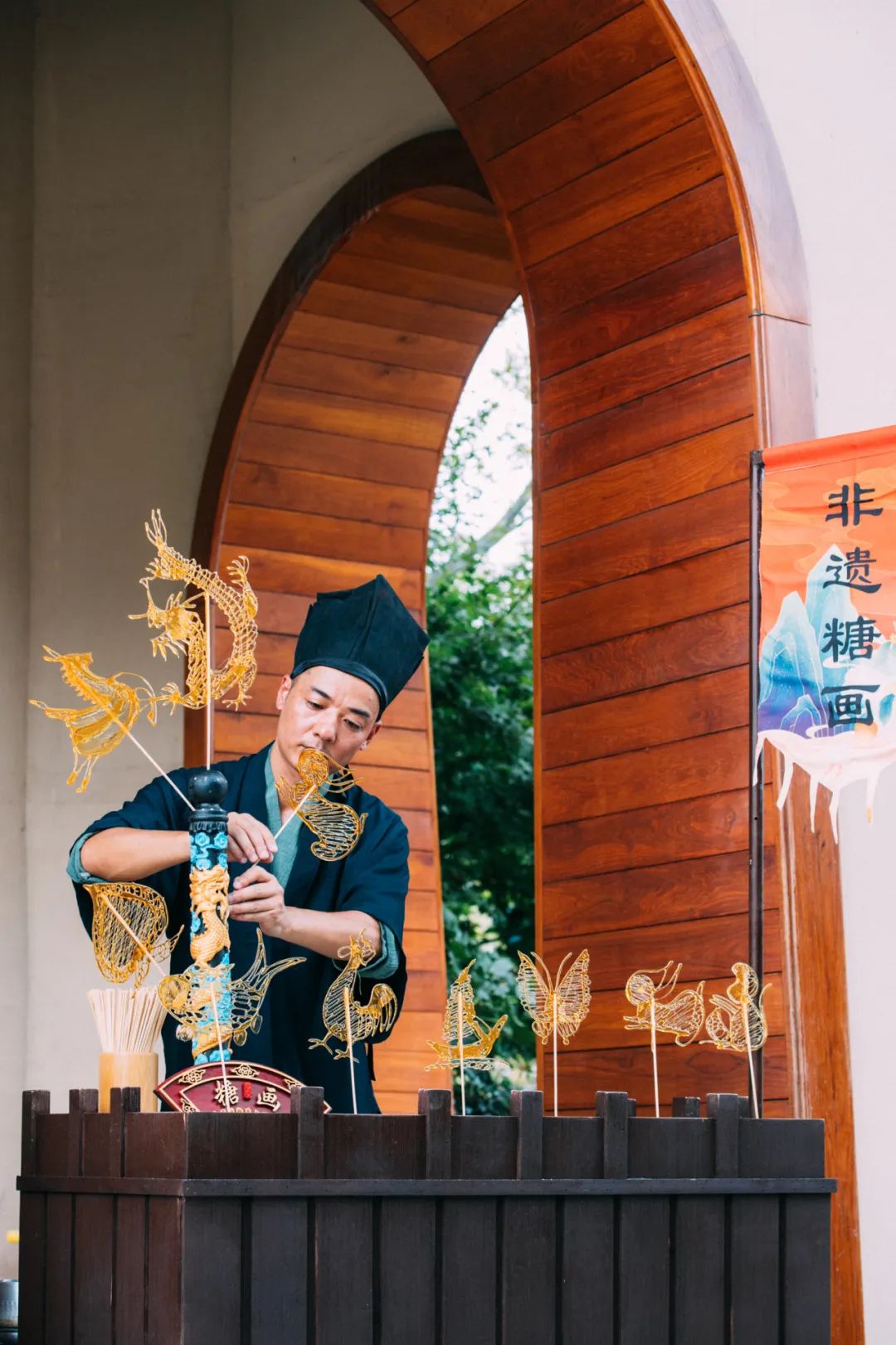 今天穿汉服来金陵小城也太应景了吧~ 今天穿汉服来金陵小城也太应景了吧~