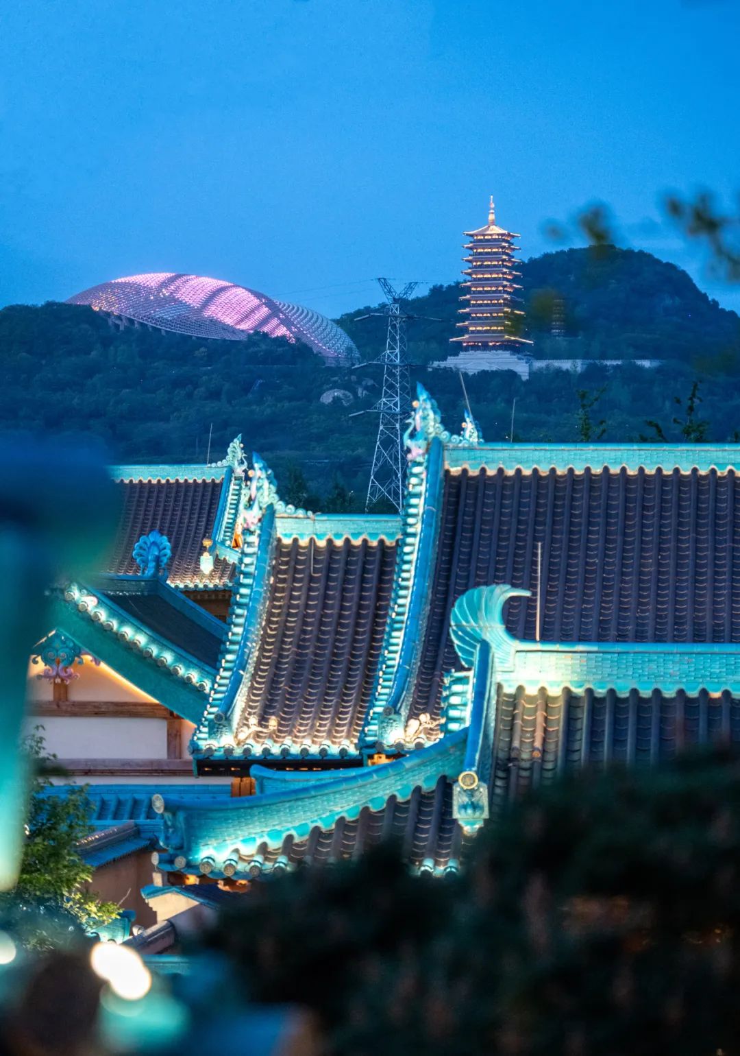 今天穿汉服来金陵小城也太应景了吧~ 今天穿汉服来金陵小城也太应景了吧~