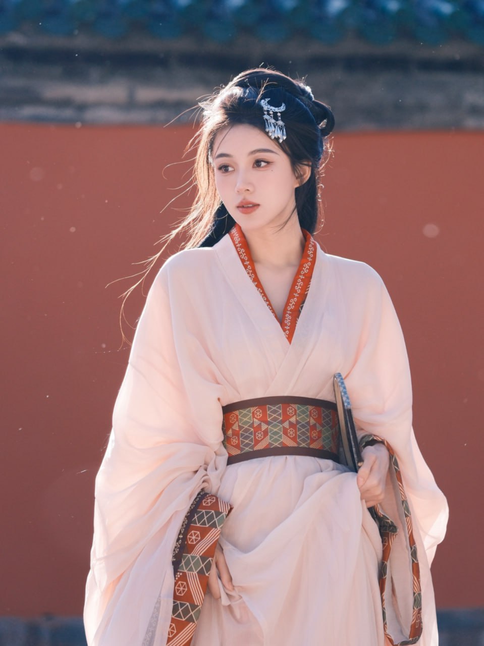 战国袍汉服摄影-邺城遗址红墙飞檐