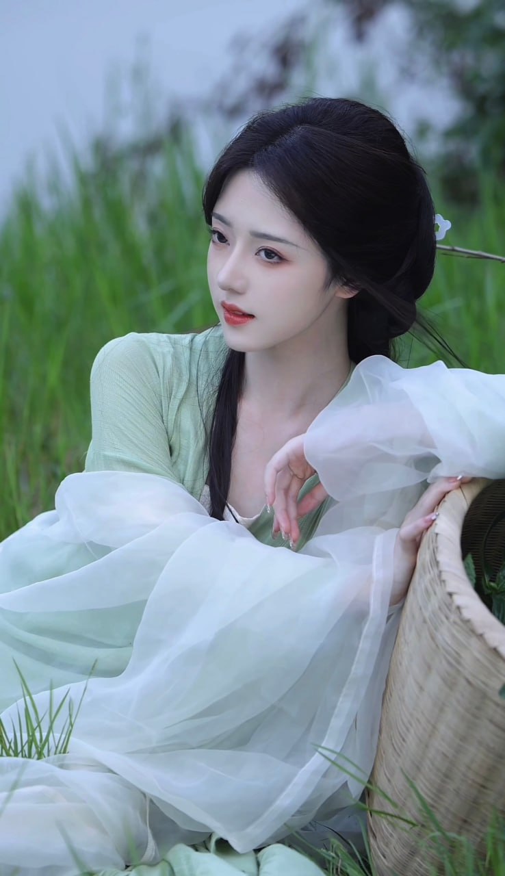 侧坐绿茵抚草器