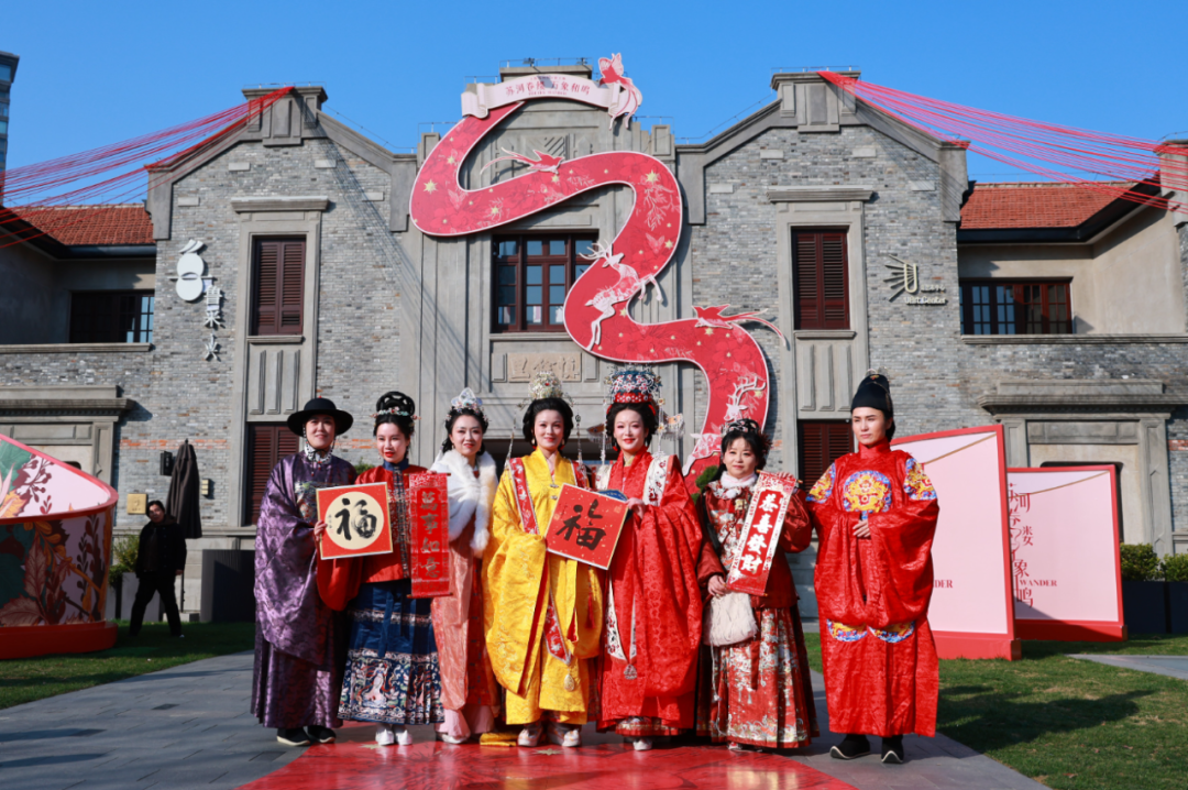 苏州河畔罗裳曳 古今交融迎2026——北站街道汉服文化活动启新章