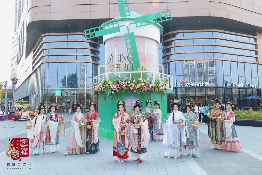 花朝赴约，汉服寻春｜这场国风盛宴，定格春日最美风雅