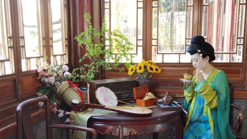山海之间,凤凰山上一场汉服翩跹的千年之约