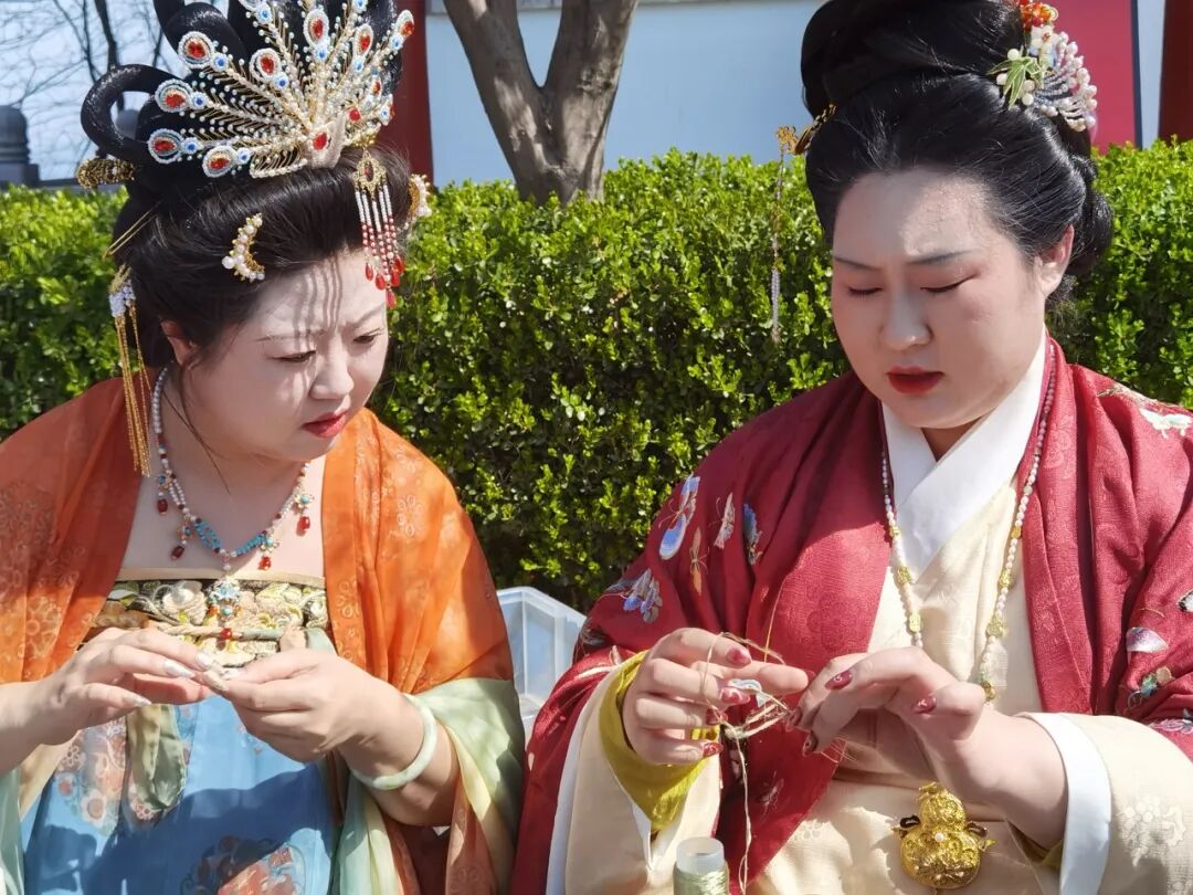 山海之间,凤凰山上一场汉服翩跹的千年之约