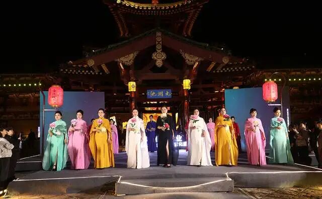 华服绽芳华国风耀九洲—— 老城区 “花开中国・礼遇洛阳”九洲池华服盛典圆满落幕