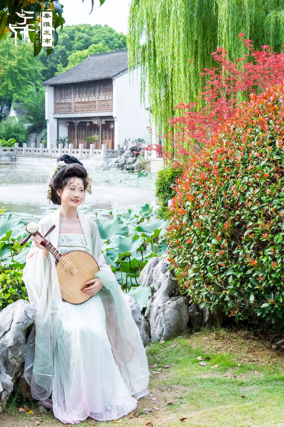 假日秦淮游|一袭汉服美,吸睛又吸金 假日秦淮游|一袭汉服美,吸睛又吸金